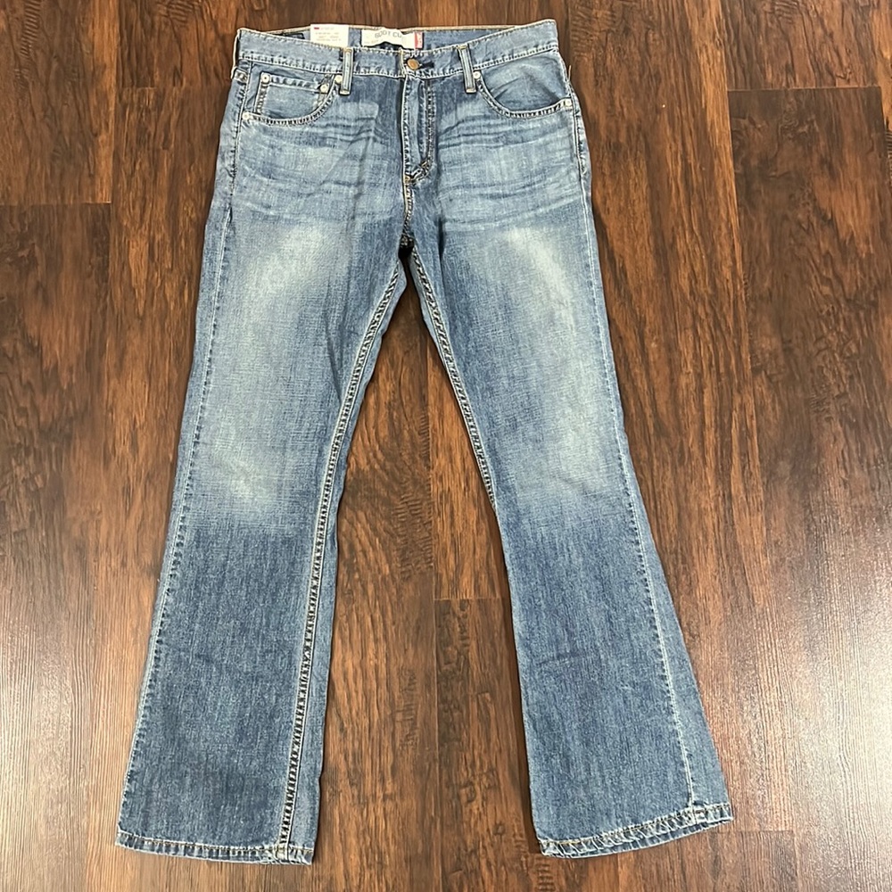 Levi’s Bootcut Blue Jeans Size: 33 NWT